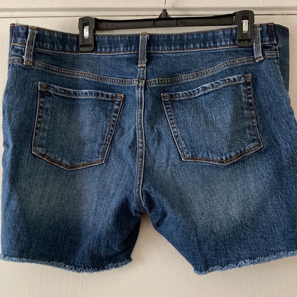 Maternity jean shorts - Picture 2 of 2